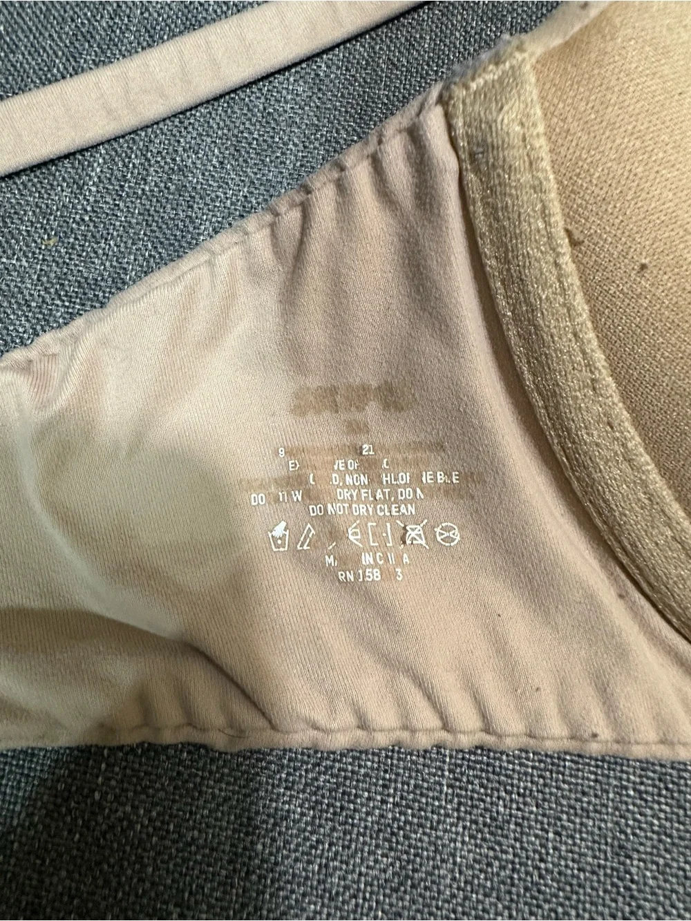 SKIMS Beige Padded T-Shirt Bra - Size 34B or 36A - Picture 5 of 7